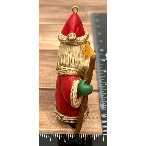 2010 HALLMARK ORNAMENT QXG7403 SANTA SPREADS THE SPIRIT W CANE & LANTERN - Picture 6 of 9